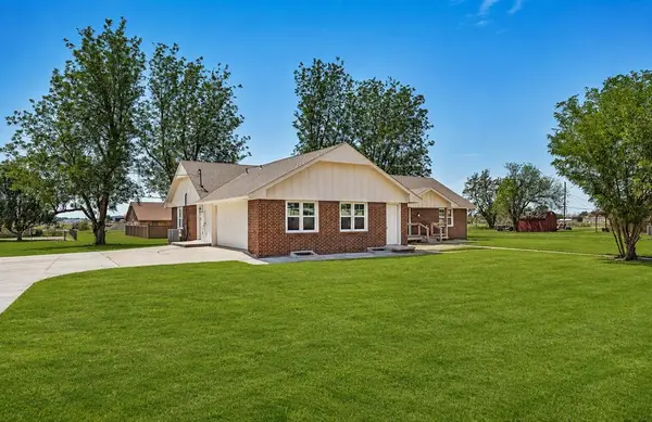 504 E 2nd ST, Calumet, OK 73014