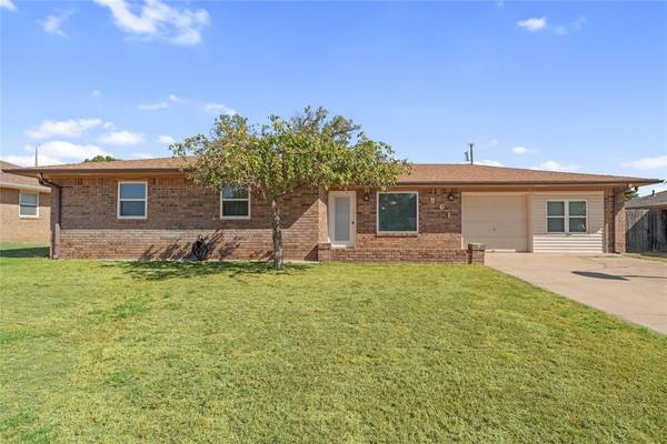 561 Skyview DR, Watonga, OK 73772