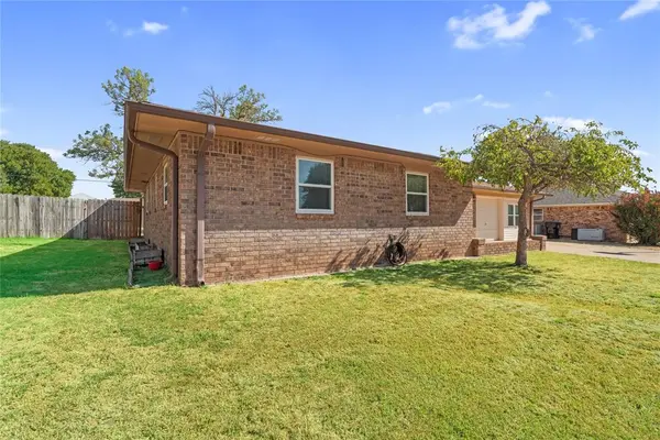 561 Skyview DR, Watonga, OK 73772