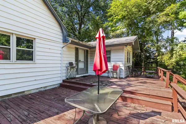 401 S 4TH ST, Riverton, IL 62561