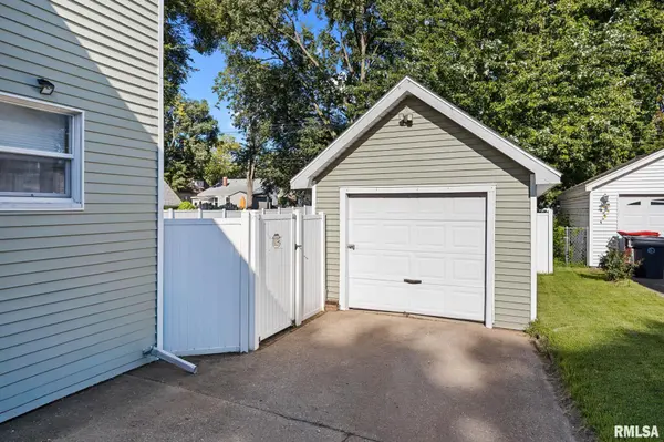 1112 SUMMER ST, Pekin, IL 61554