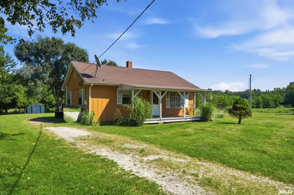 395 S FULTON ST, Banner, IL 61520