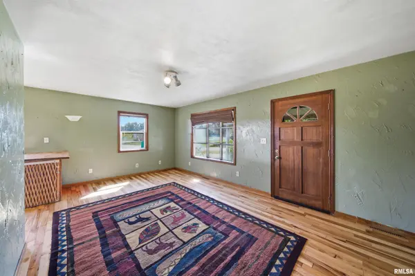 395 S FULTON ST, Banner, IL 61520