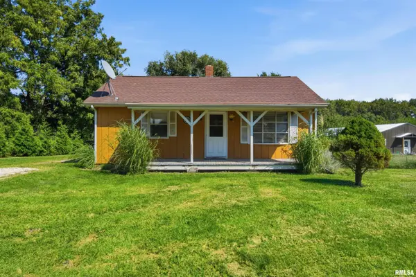 395 S FULTON ST, Banner, IL 61520