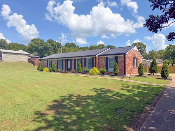 201 Glendale Dr, Pulaski, TN 38478