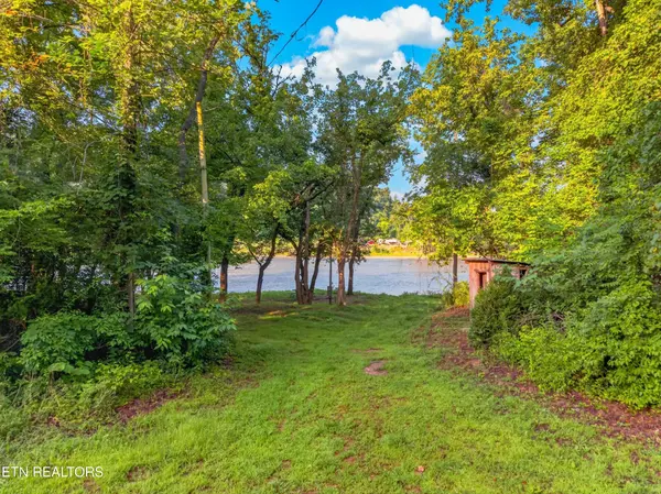 3893 E Hwy 25-70, Del Rio, TN 37727