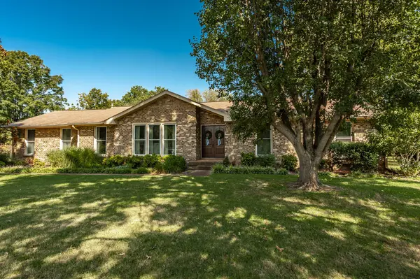 1097 Lakeshore Dr, Gallatin, TN 37066