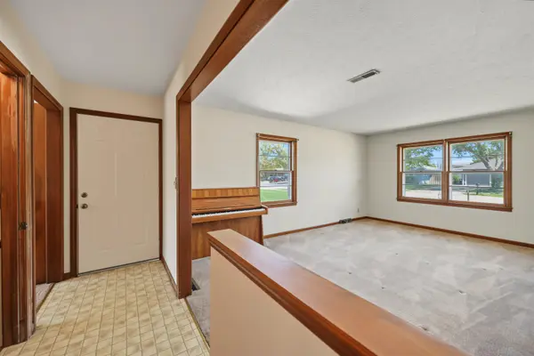 2158 Kensington Rd, Salina, KS 67401
