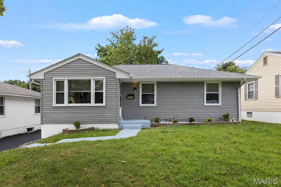 9942 Westwise CT, Overland, MO 63114
