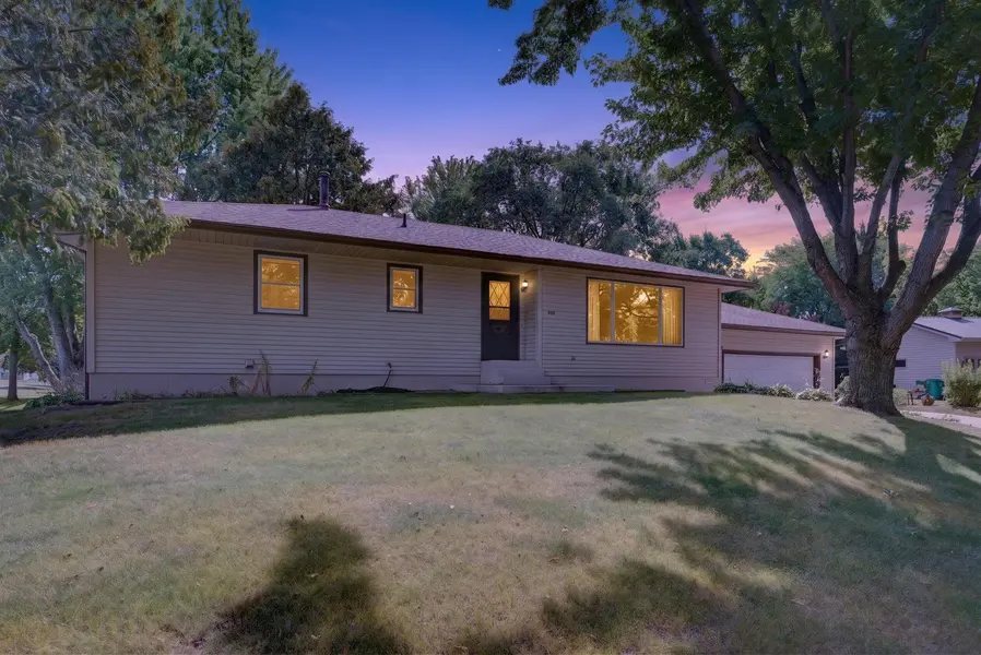 408 Sunrise DR, Litchfield, MN 55355