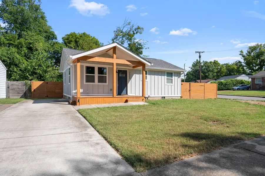 2600 Aspen Dr, Nashville, TN 37208