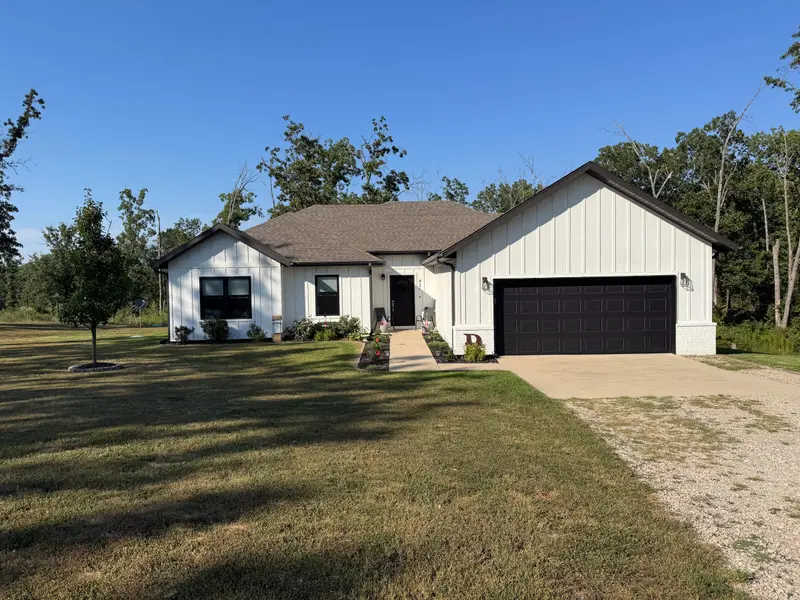 421 Ira DR, Seymour, MO 65746