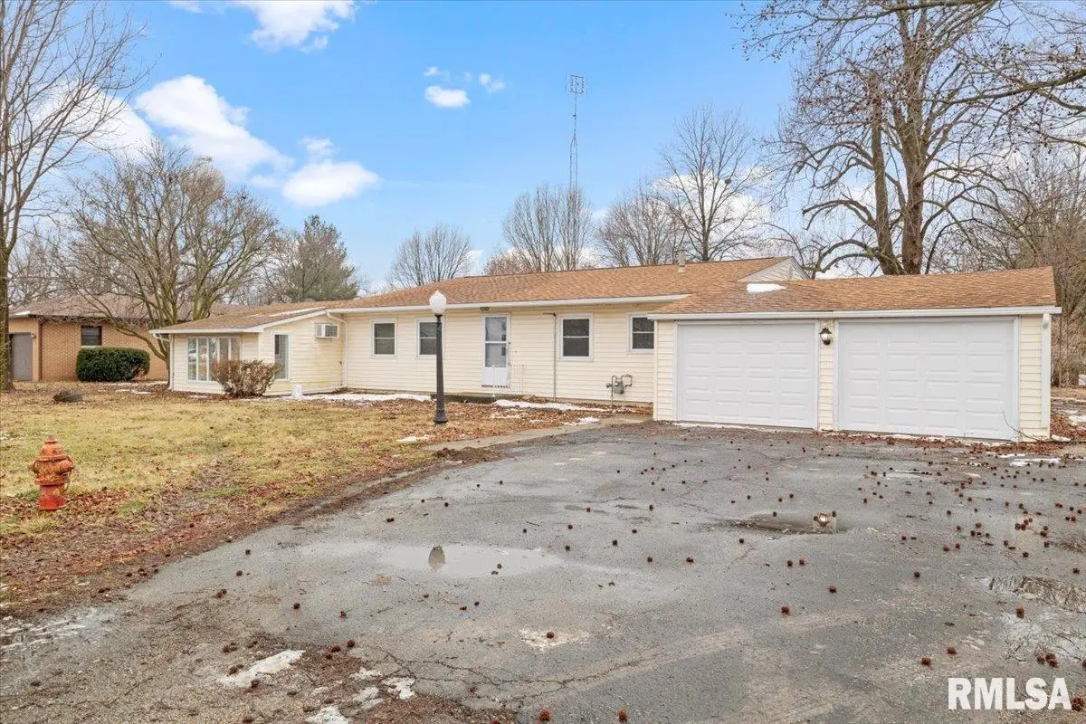 18907 State Route 4 Route, Virden, IL 62690