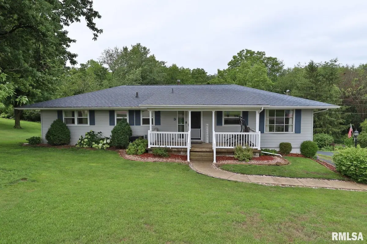 9 MARLEE DR, Canton, IL 61520