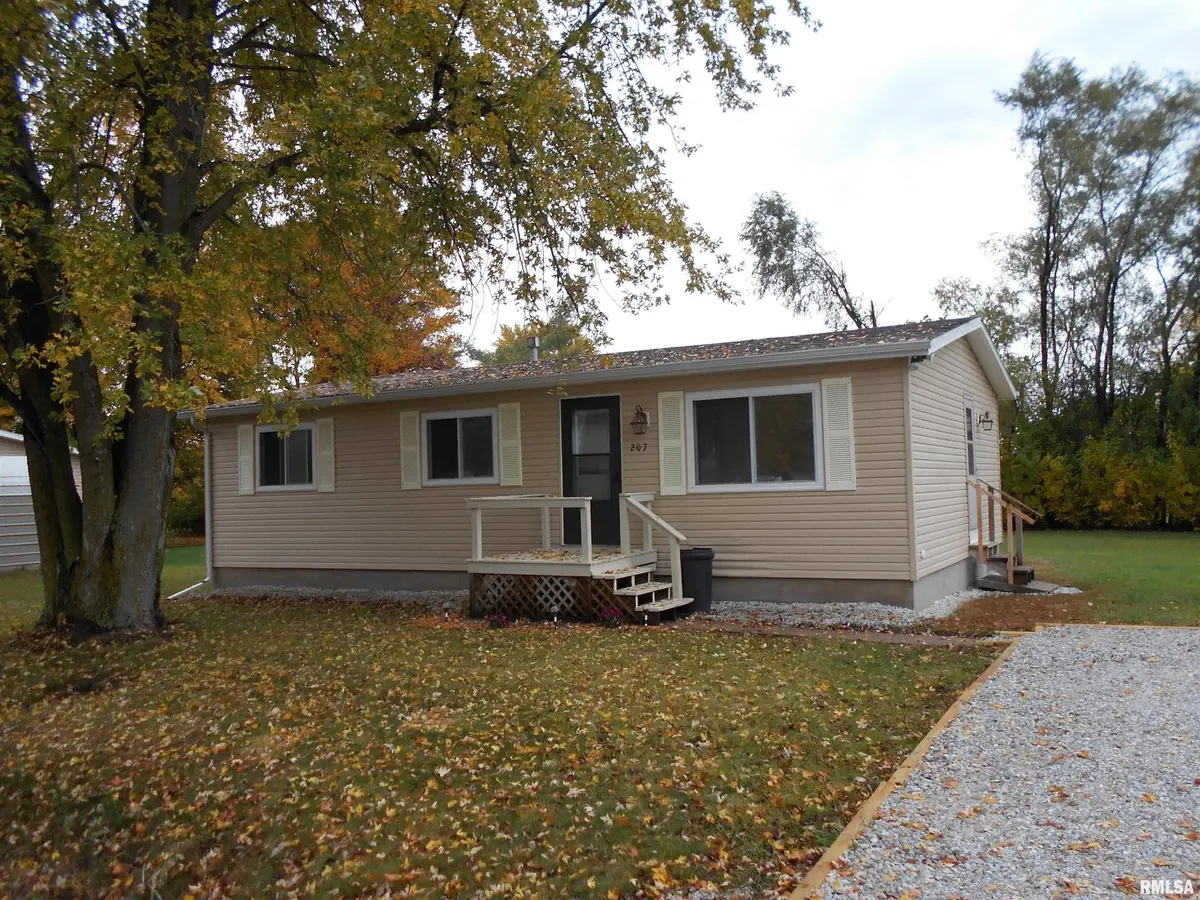 207 W SPRUCE ST, Bardolph, IL 61416