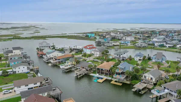 16619 Jamaica Cove RD, Jamaica Beach, TX 77554