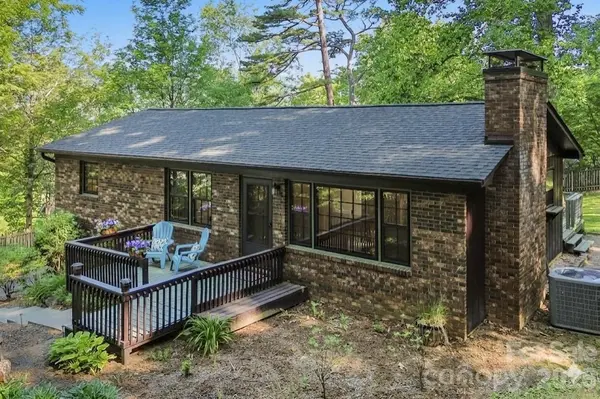 38 Nixon TER, Asheville, NC 28805