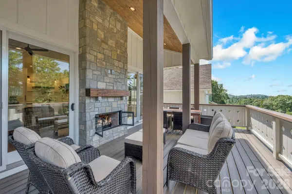 253 Old Boone RD, Blowing Rock, NC 28605