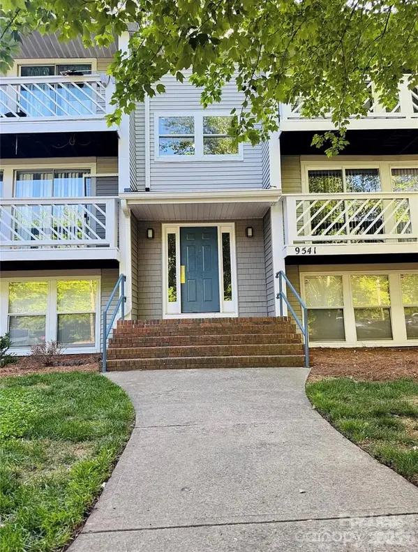 9541 Shannon Green DR #C, Charlotte, NC 28213
