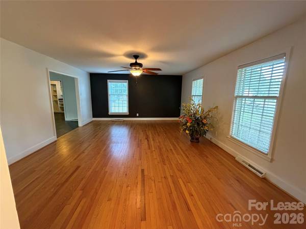608 Margaret DR, Statesville, NC 28677