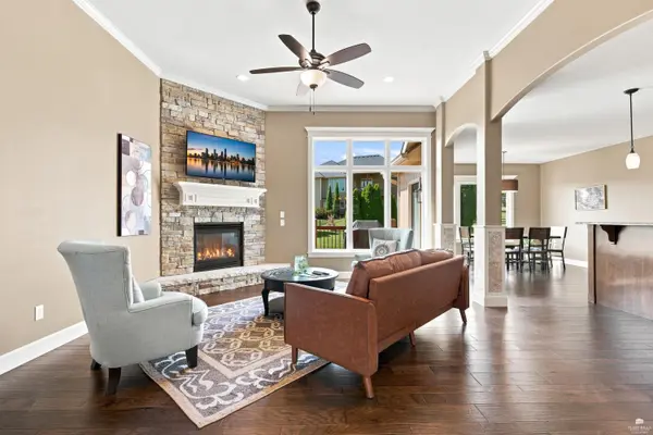 1100 Lee Mill CIR, Manhattan, KS 66503