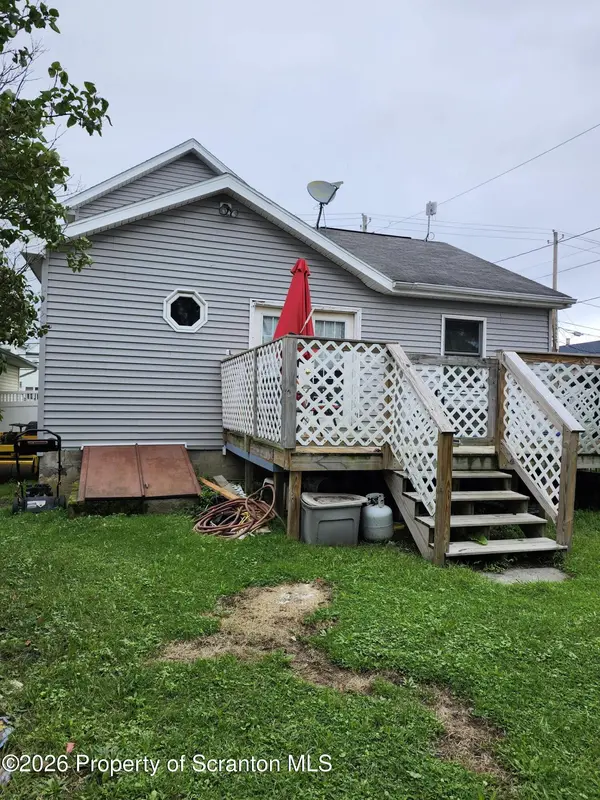 725 E Scott ST, Olyphant, PA 18447