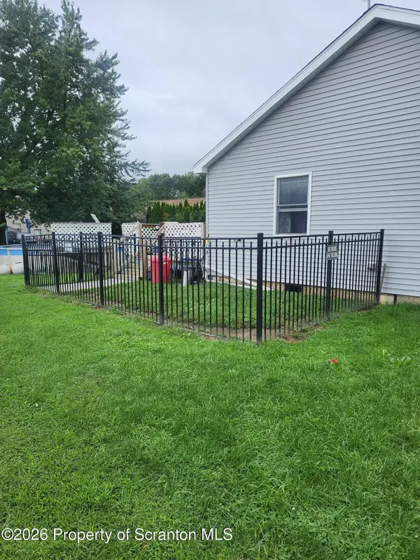 725 E Scott ST, Olyphant, PA 18447