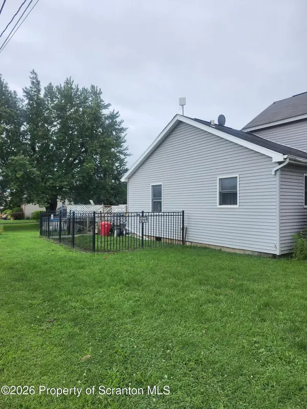 725 E Scott ST, Olyphant, PA 18447