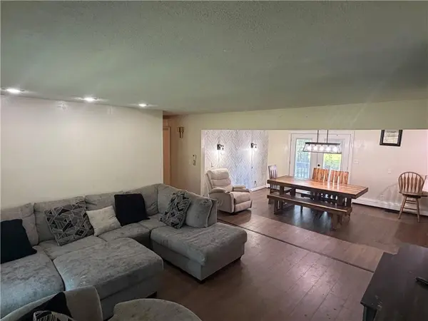 802 E 4th AVE, Garnett, KS 66032