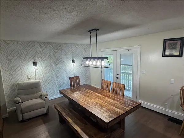 802 E 4th AVE, Garnett, KS 66032
