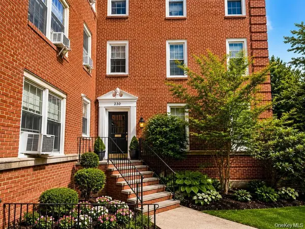 230 Central AVE #3-I, Lawrence, NY 11559