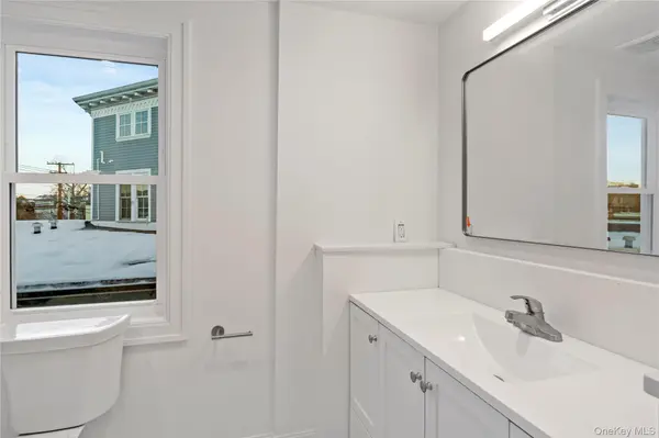 71 W Main ST #2A, Oyster Bay, NY 11771