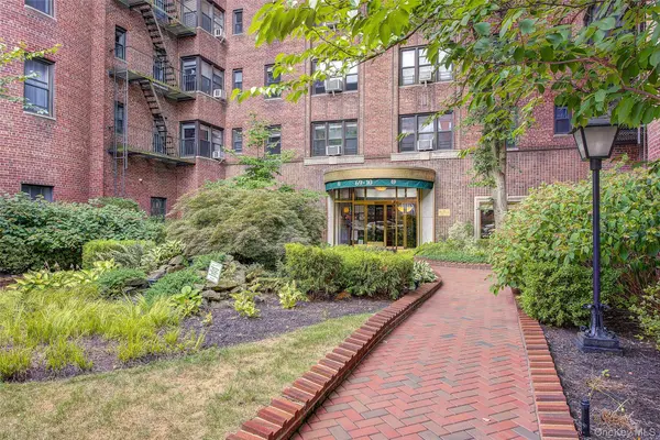 69-10 Yellowstone BLVD #207, Forest Hills, NY 11375