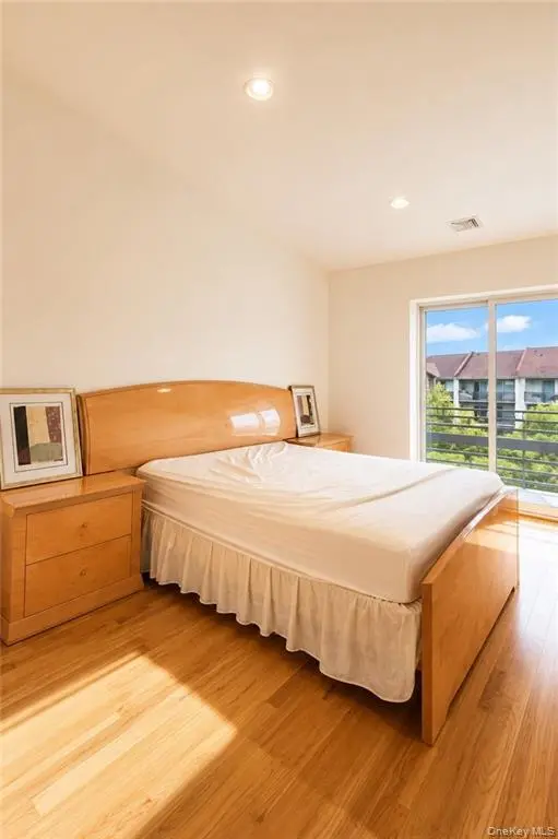 114-26 Dalian CT, College Point, NY 11356