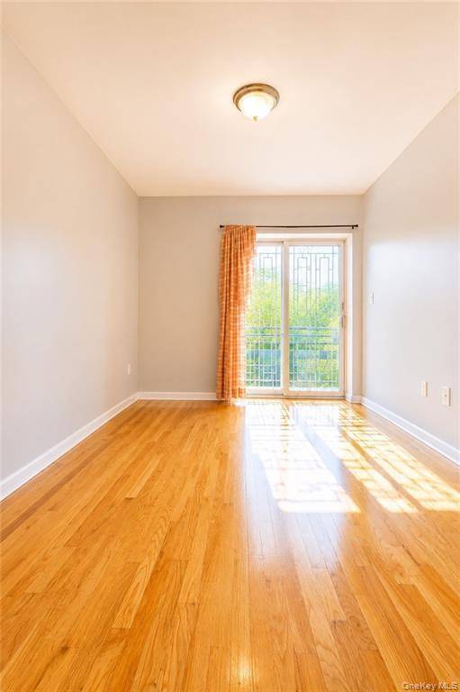 114-26 Dalian CT, College Point, NY 11356