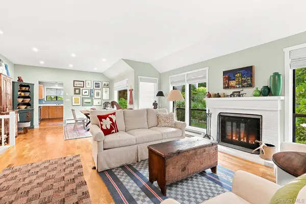 370 Heritage HLS #A, Somers, NY 10589