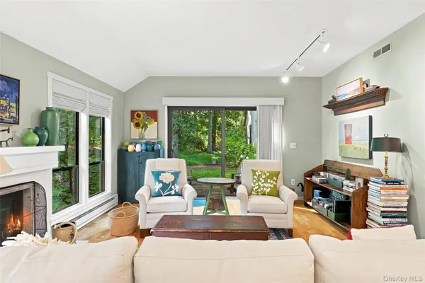 370 Heritage HLS #A, Somers, NY 10589