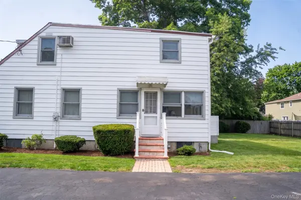 120 Aspen RD, Kings Park, NY 11754