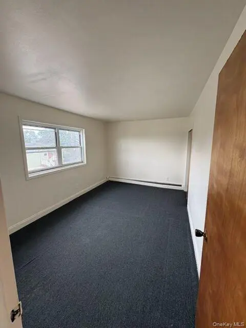 41 Quebec RD, Island Park, NY 11558