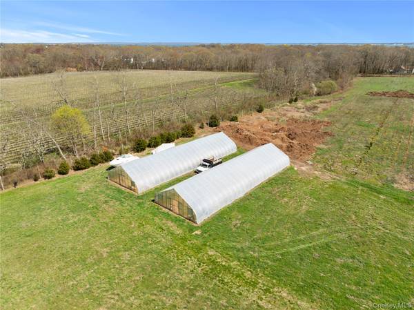 1705 & 1709 Main RD, Jamesport, NY 11947
