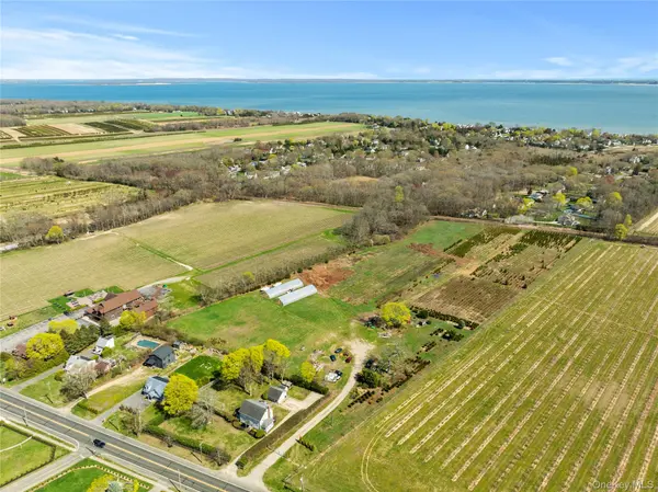 1705 & 1709 Main RD, Jamesport, NY 11947