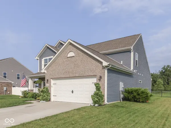 130 Blue Lace DR, Whiteland, IN 46184