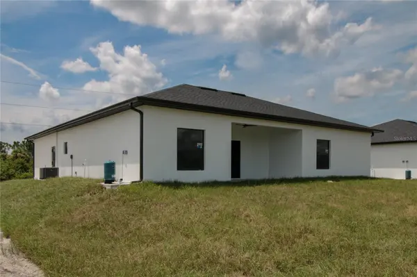 945 COMMODORE ST, Lehigh Acres, FL 33974