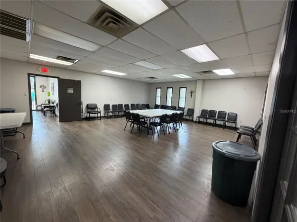 208 E LAKE AVE, Auburndale, FL 33823