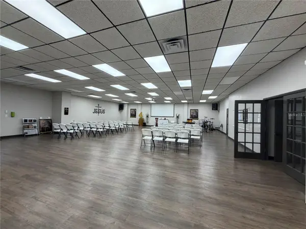 208 E LAKE AVE, Auburndale, FL 33823