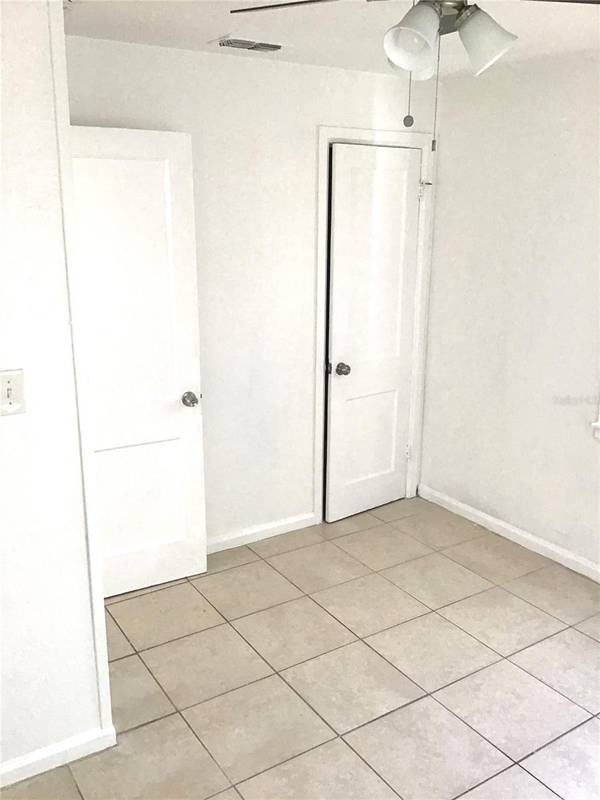 2226 27TH ST S, St Petersburg, FL, 33712 photo 4