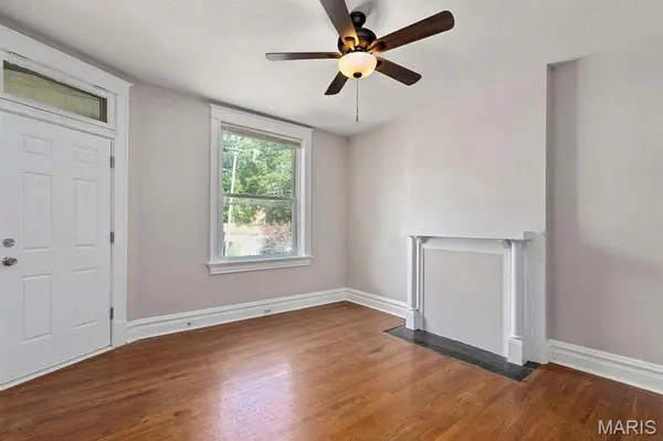 3343 Virginia AVE, St Louis, MO 63118
