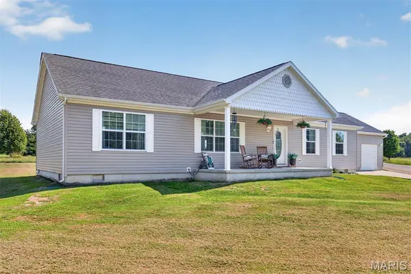 3 Algonquin LN, Pocahontas, IL 62275