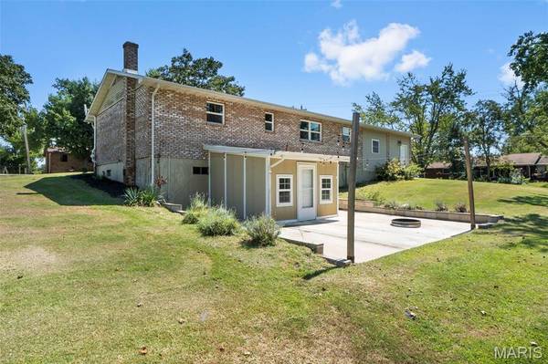 12 Jessie ST, Perryville, MO 63775