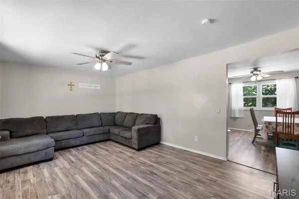 12 Jessie ST, Perryville, MO 63775